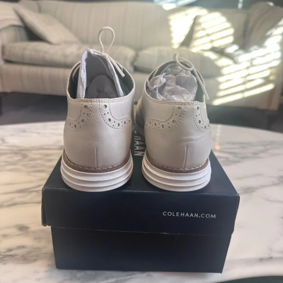 Cole Haan Women’s Original Grand Wingtip Oxford - Picture 4 of 5